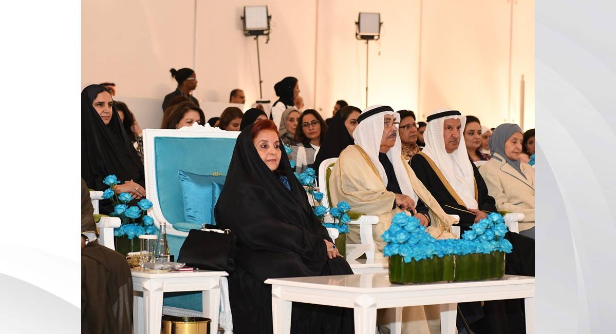 العاهل المفدى: المرأة البحرينية "قرأت.. وتعلمت.. وشاركت" فصنعت مجد وطنها