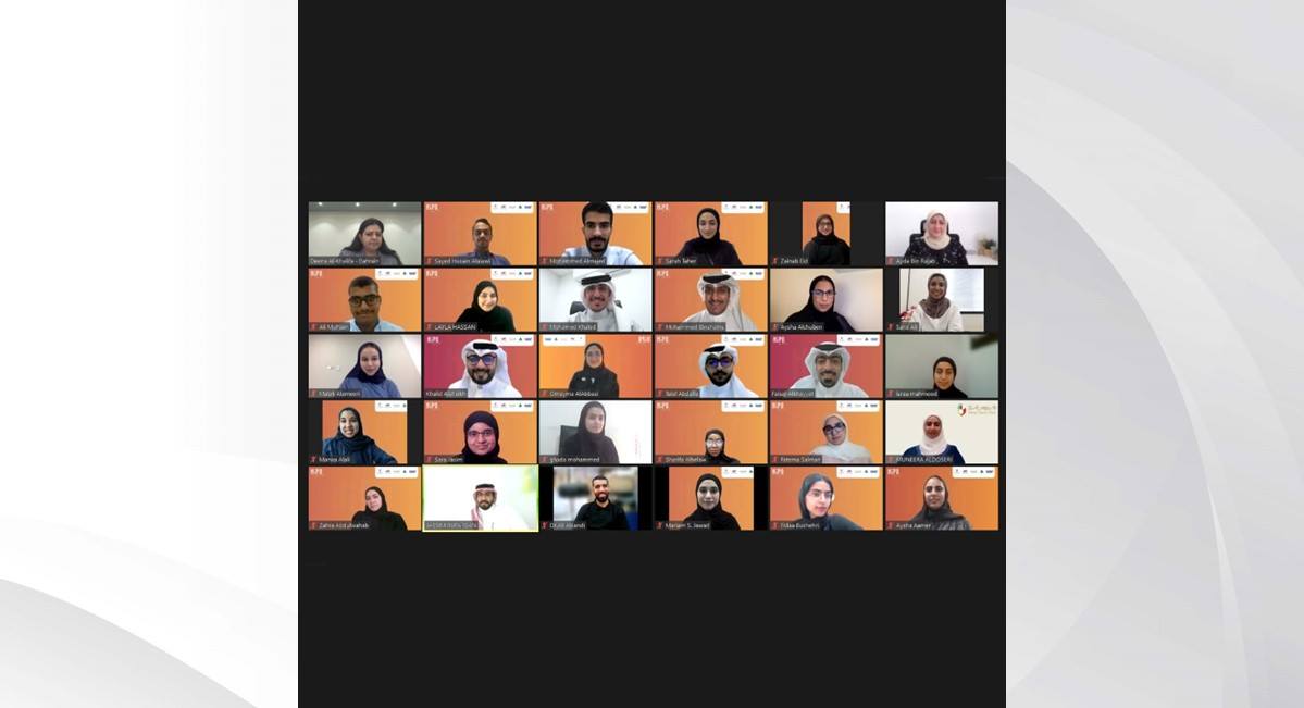 لدى مشاركتها في برنامج "هايبو يوث" للقيادات الشبابية .. دينا بنت راشد: الشباب البحريني داعم للخطة الوطنية لنهوض المرأة البحرينية