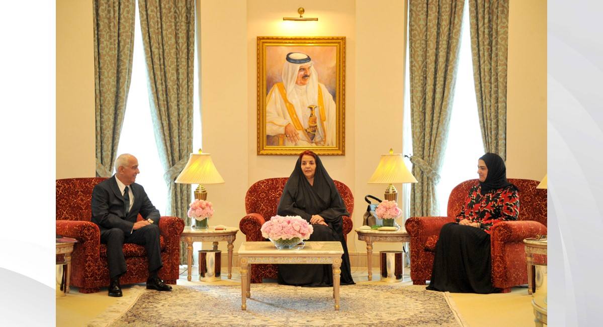 قرينة عاهل البلاد المفدى تستقبل وفد من الجامعة الملكية للبنات بمناسبة مرور عشر سنوات على تأسيسها
