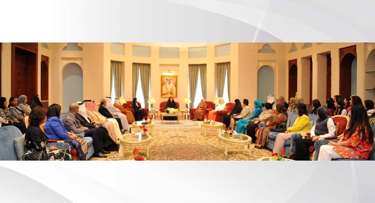 قرينة عاهل البلاد المفدى تسلم امتياز الشرف لرئدات أعمال بحرينيات وإطلاق محفظة ريادات بقيمة 100مليون دولار
