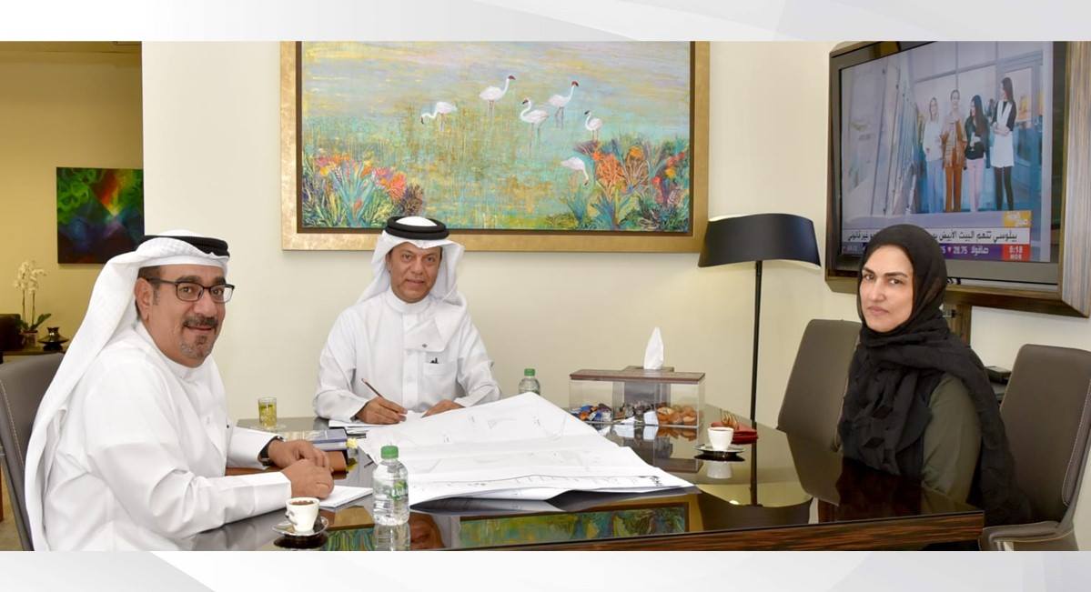 الأنصاري تتابع مجريات العمل على إقامة نصب بالمنامة يجسد عطاء المرأة