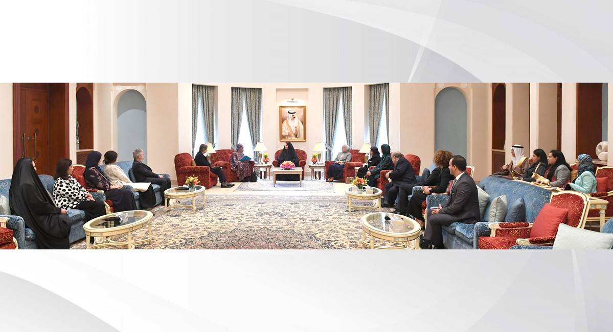 قرينة العاهل المفدى تجتمع بلجنة سموها العالمية لتمكين المرأة