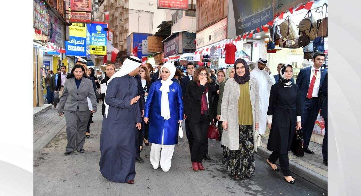 حرم الرئيس التركي تتفقد عدة مشاريع في إطار زيارتها للبحرين