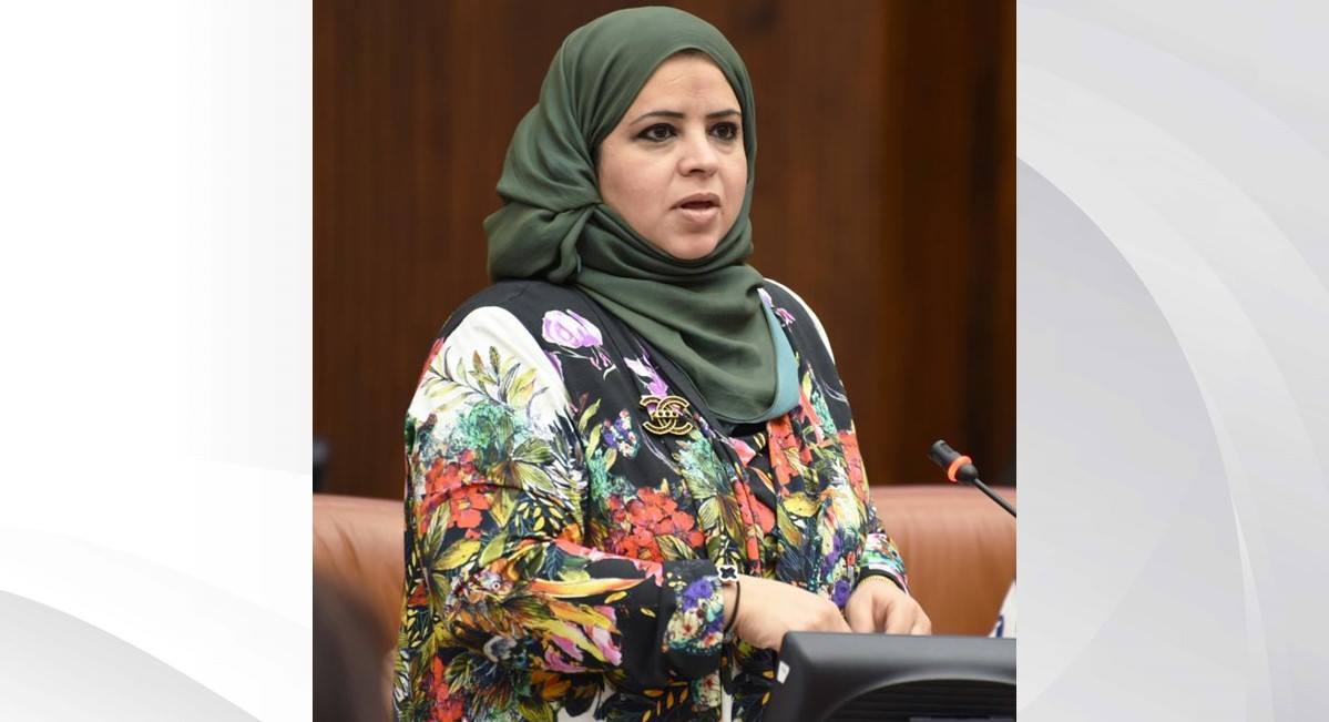 خبراء قانونيون: أبناء البحرينية لأب أجنبي يحظون بالاهتمام الكافي ولا حاجة لمنحهم إقامة دائمة