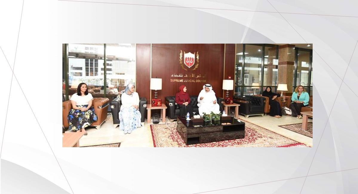 المستشار الكواري يدشن بوابة المرأة في المجال العدلي والقانوني على الموقع الالكتروني للمجلس الأعلى للقضاء