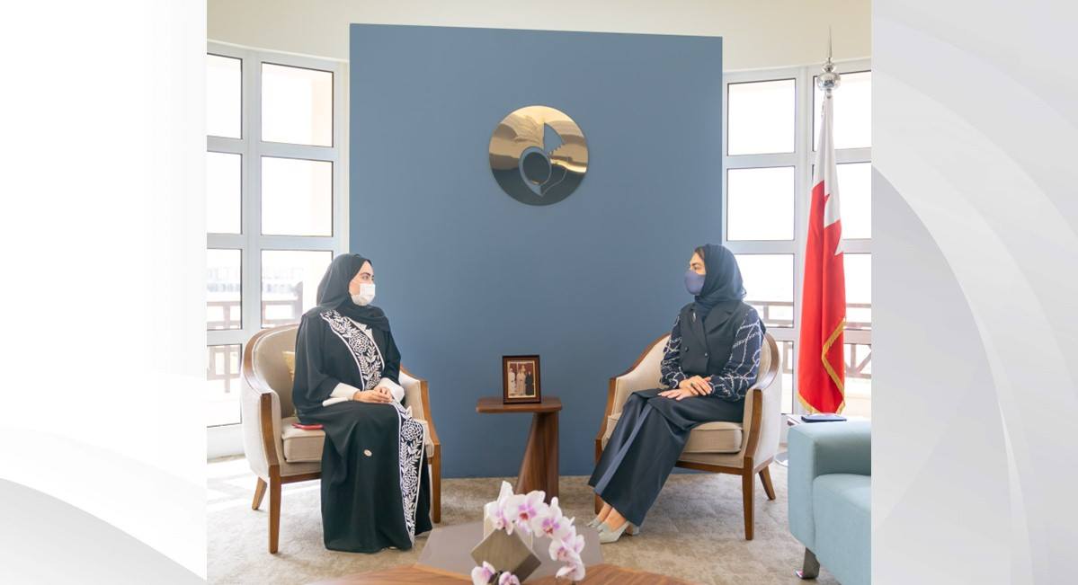 لدى استقبال السادة أول سفيرة منتدبة لدى شبابية الأمم المتحدة .. الأنصاري: الشابات البحرينيات مؤهلات وقادرات على تمثيل وطنهن دولياً