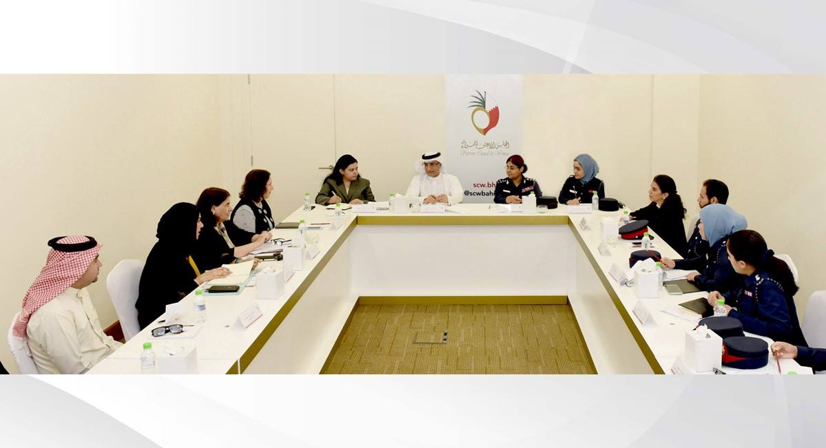 "الأعلى للمرأة" و"الداخلية" يبحثان تعزيز دور مكاتب حماية الأسرة